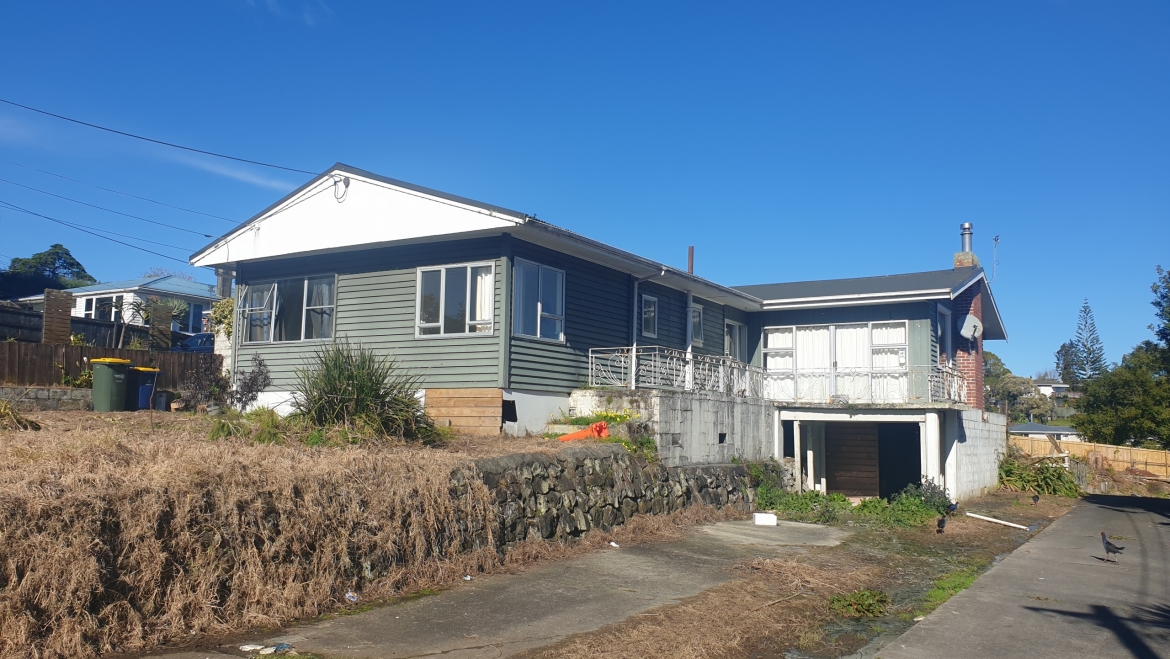 SOLD – ROUTLEY Ave- Relocatable House.  5 Bedrooms…How about this!